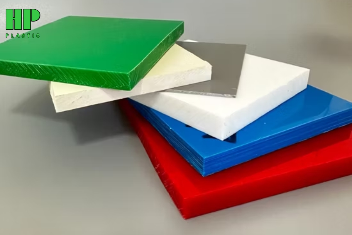 Gia công tấm nhựa HDPE thành vỏ bọc máy móc công nghiệp như thế nào?