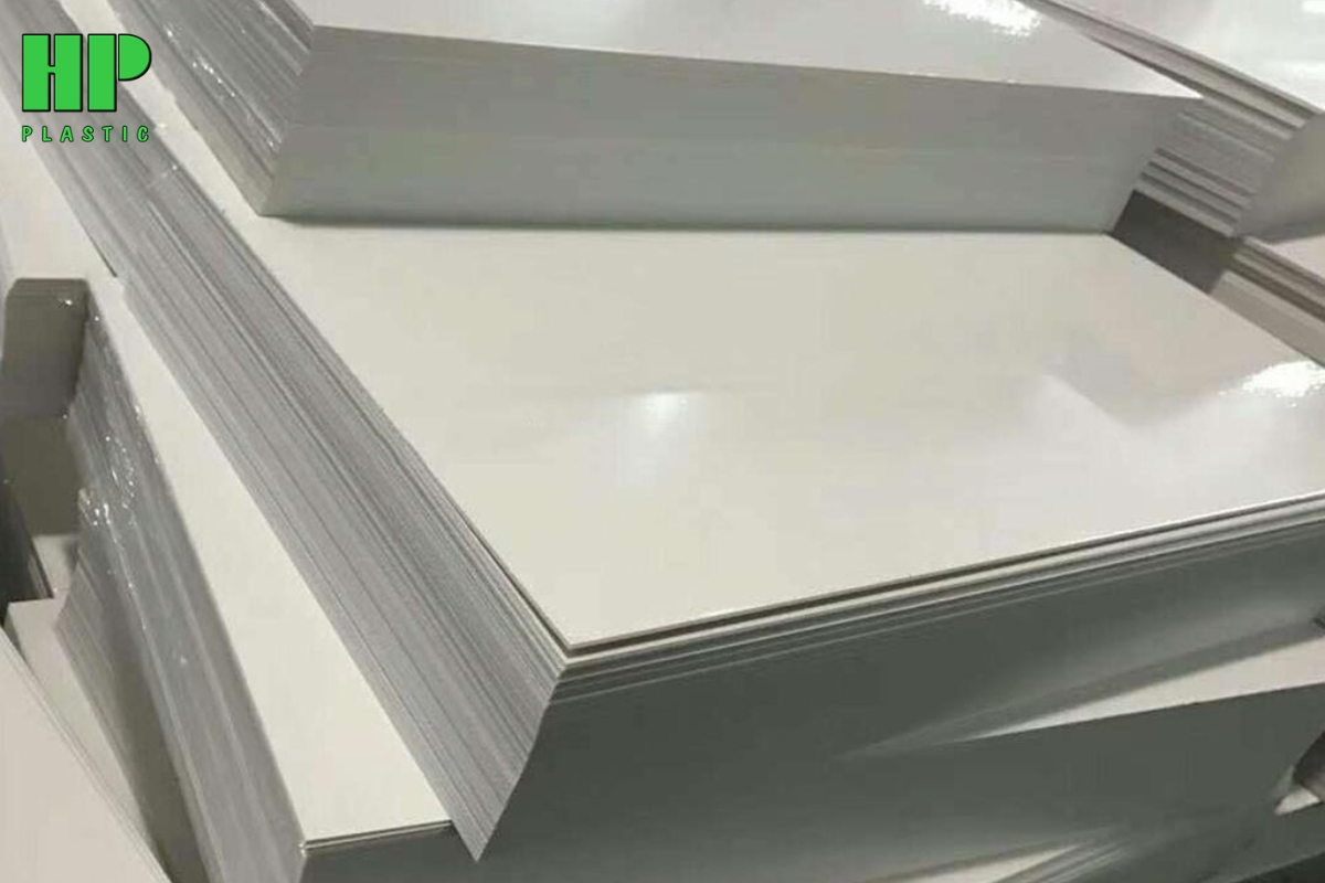 Những dấu hiệu cho thấy tấm nhựa PE bị lỗi sau khi gia công