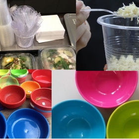 Kinh hoàng bát đĩa nhựa tại các quán ăn: Rót nước nóng vào, mùi nhựa nồng nặc
